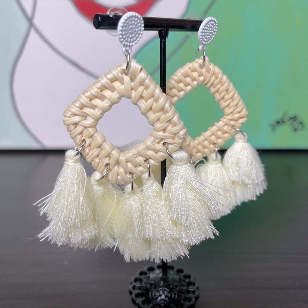 Bleached Rattan Whicker Tassel Bohemian Earrings ER06.3